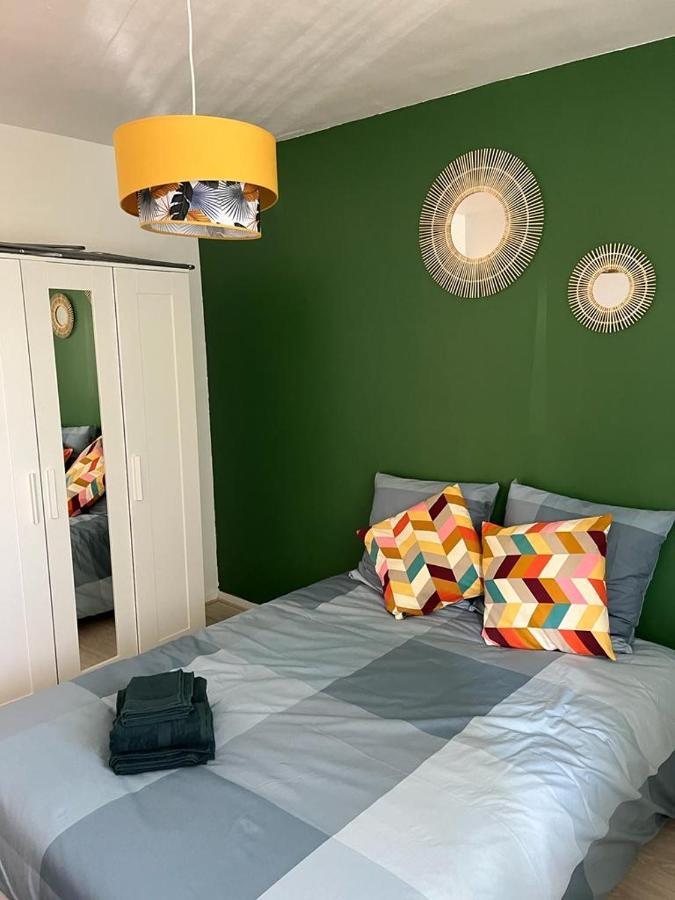 Appartement Le Rousseau Metz Avec Parking Gratuit ภายนอก รูปภาพ