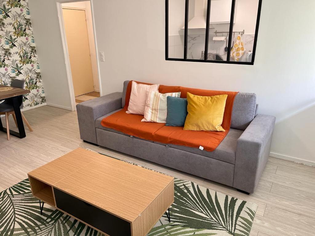 Appartement Le Rousseau Metz Avec Parking Gratuit ภายนอก รูปภาพ